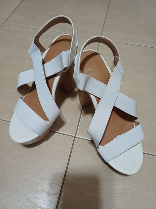 Дамски сандали на платформа