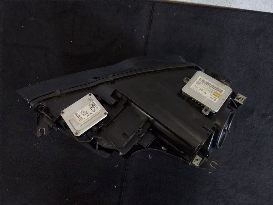 Far Stanga Fata Audi A7  4Gf 2010 - 2018 4G8941005A