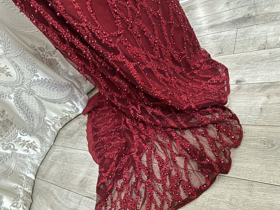 Платье вечернее, в отличном состоянии