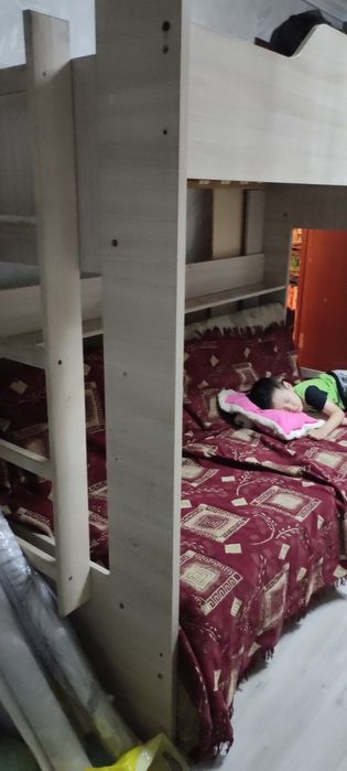 Двухъярусная кровать