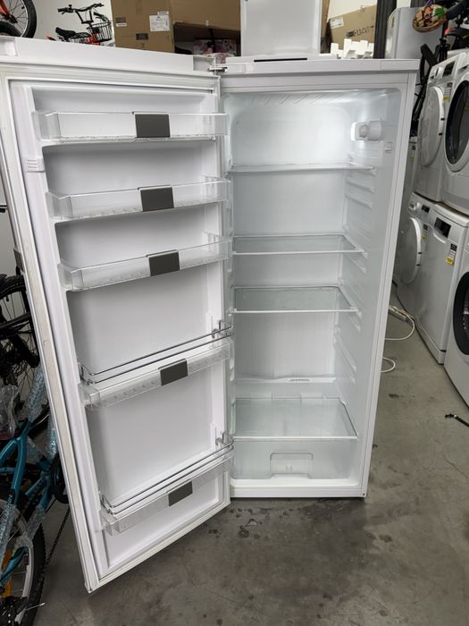 Хладилник GRAM като нов