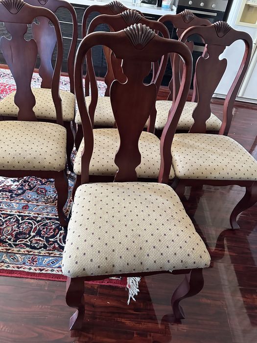 Продам стуля 8 штук