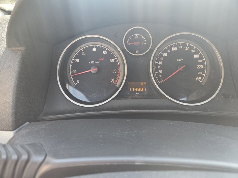 Opel Astra 1,4 бензин