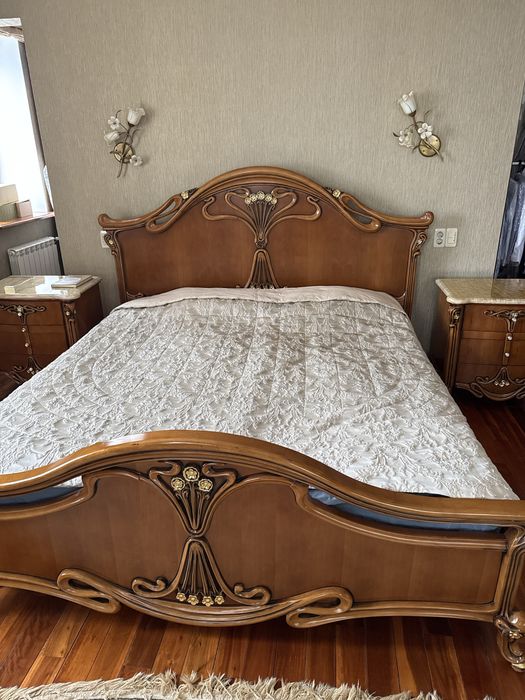 Продам спальный гарнитур