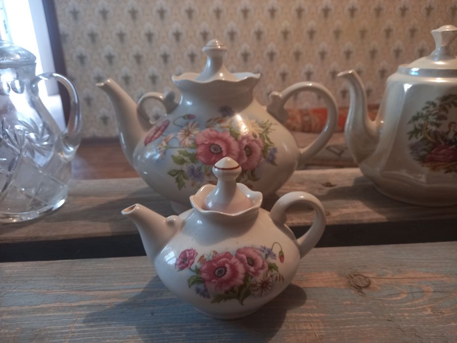Продам посуду, чайники,