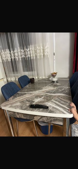 Продам стол кухонный.