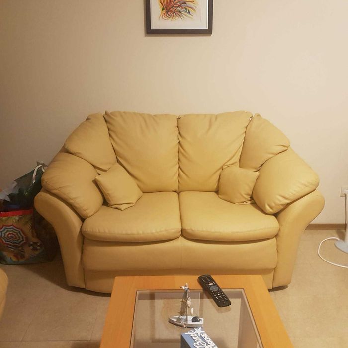 Диван еко кожа, ТВ маса, холна маса, бюро