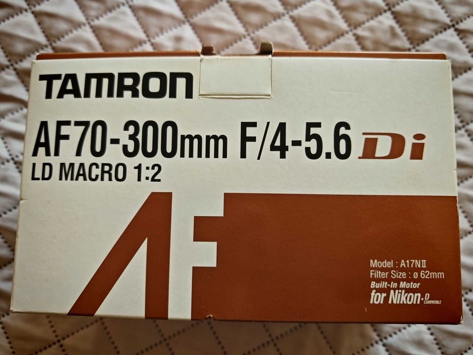 Обектив Tamron AF 70-300mm 1:4-5.6 tele-macro(1:2) ф62 А17 НИКОН