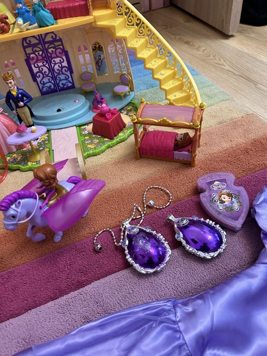 Sofia intai/ Sofia the first !