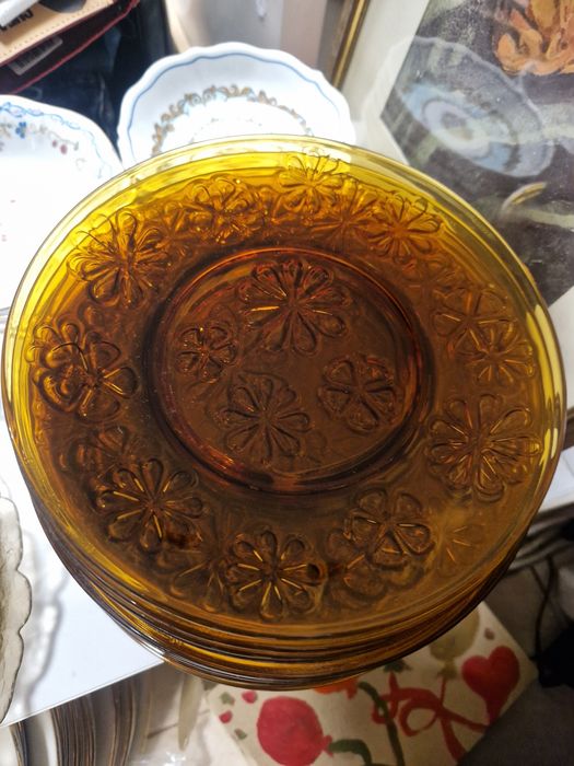 Разпродажба чинии купи и порцелан