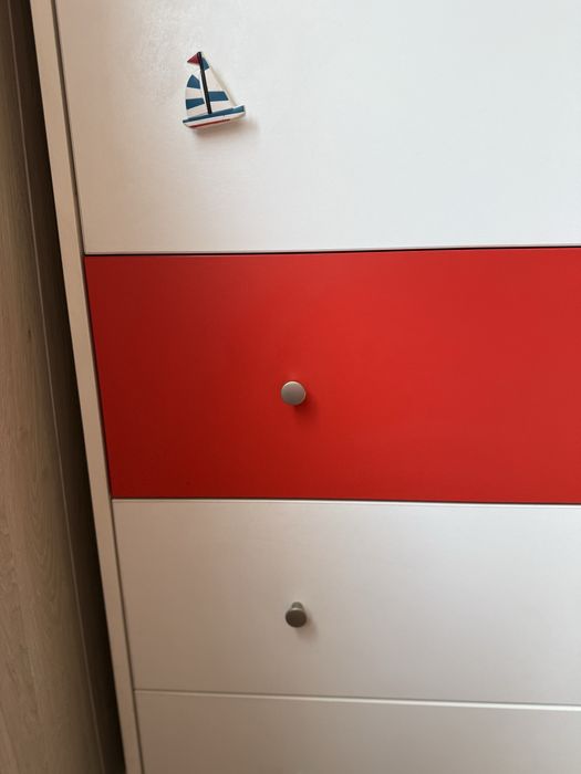 Скрин за дрехи за дете