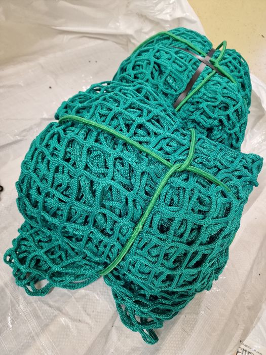 Plasa de fân pentru cai baloți