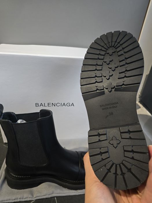 Ghete Balenciaga din piele naturala 37 38 si 39 Noi