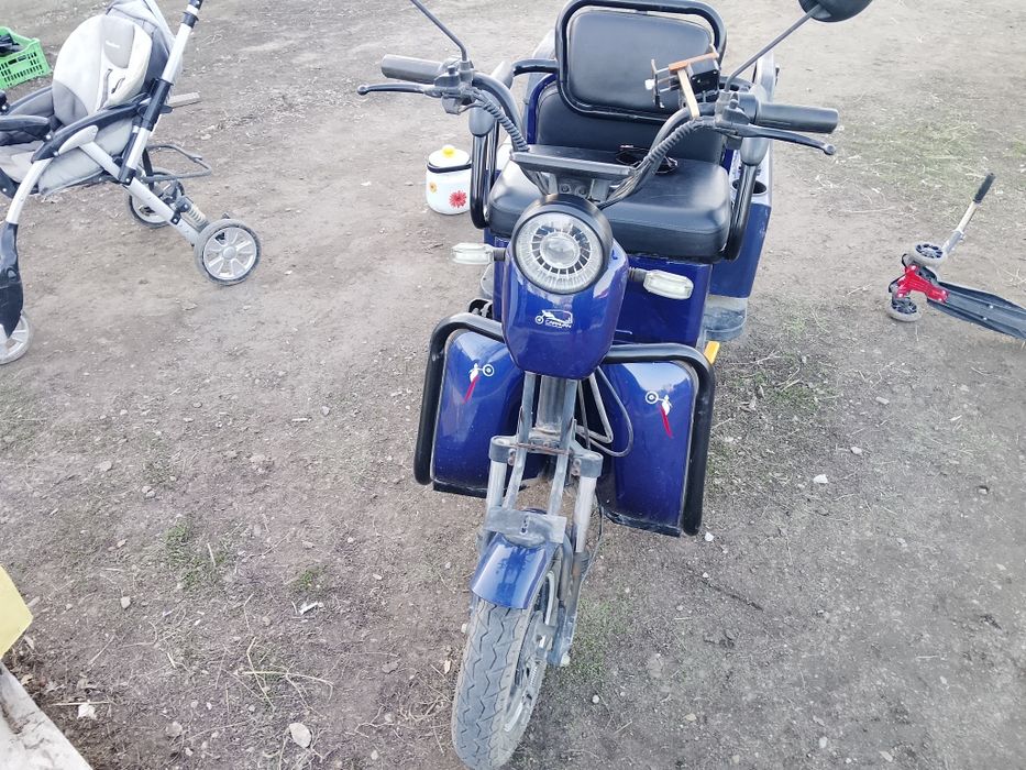 Трицикл электорвелосипед