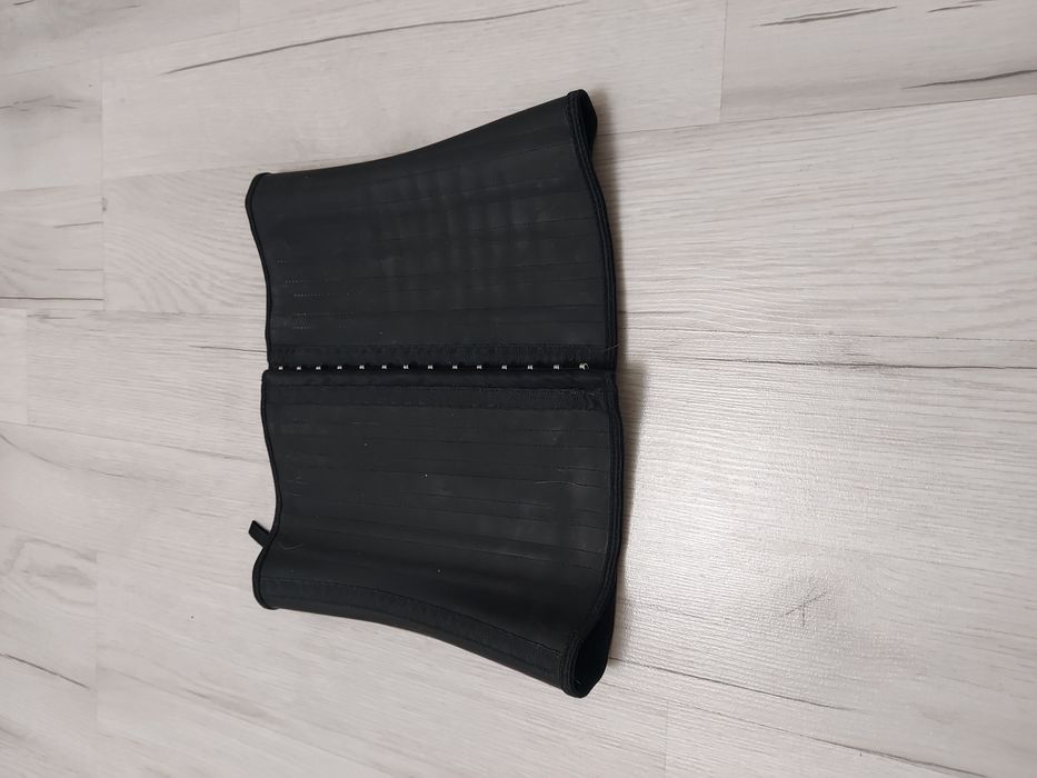 Продам полукорсет детский