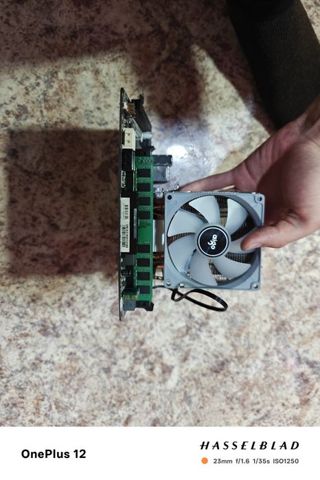 Продам 2 комплекта мат плат