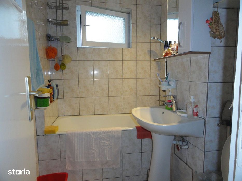 Apartament 3 camere conf. 1, 2 balcoane, et. 3, Vlaicu - Lebada, 73 mp