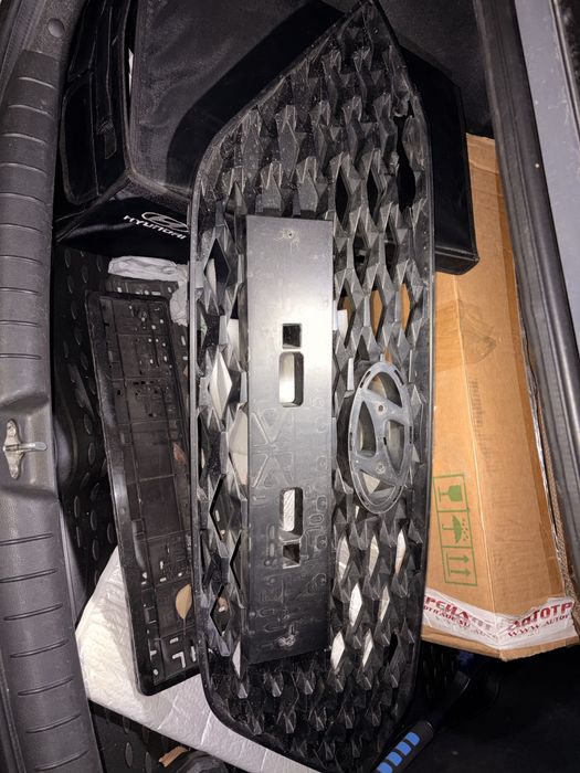 Продам решетку радиатора для Hyundai Accent 2021