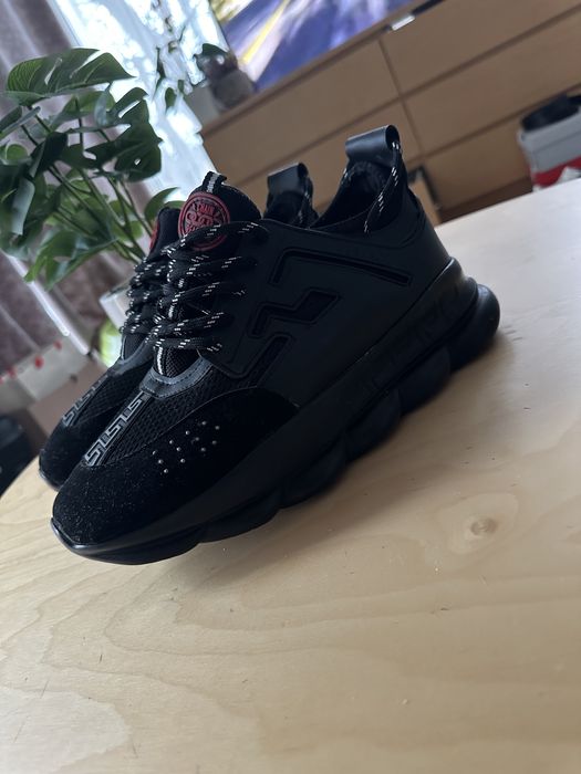 Versace chain reaction