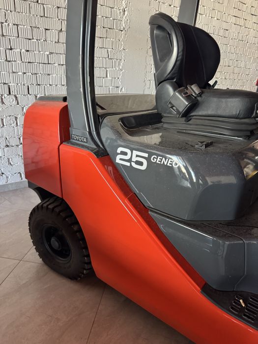 Тойота 2,5 тонны