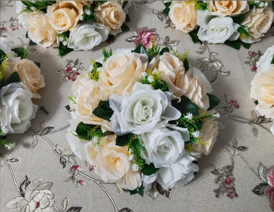 Цветы для оформления свадьбы кафе