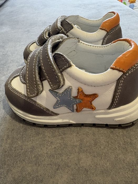 Продам кроссовки детские 20 размер б/у