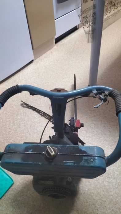 Продам бензопилу дружба