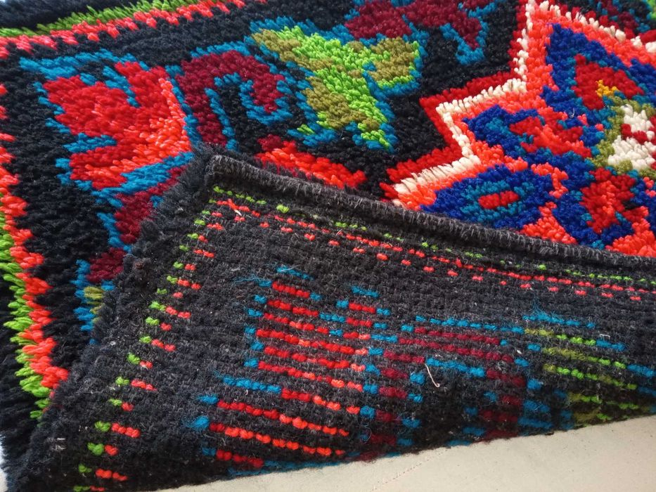 Ръчно тъкан , вълнен китеник, нов, неупотребяван