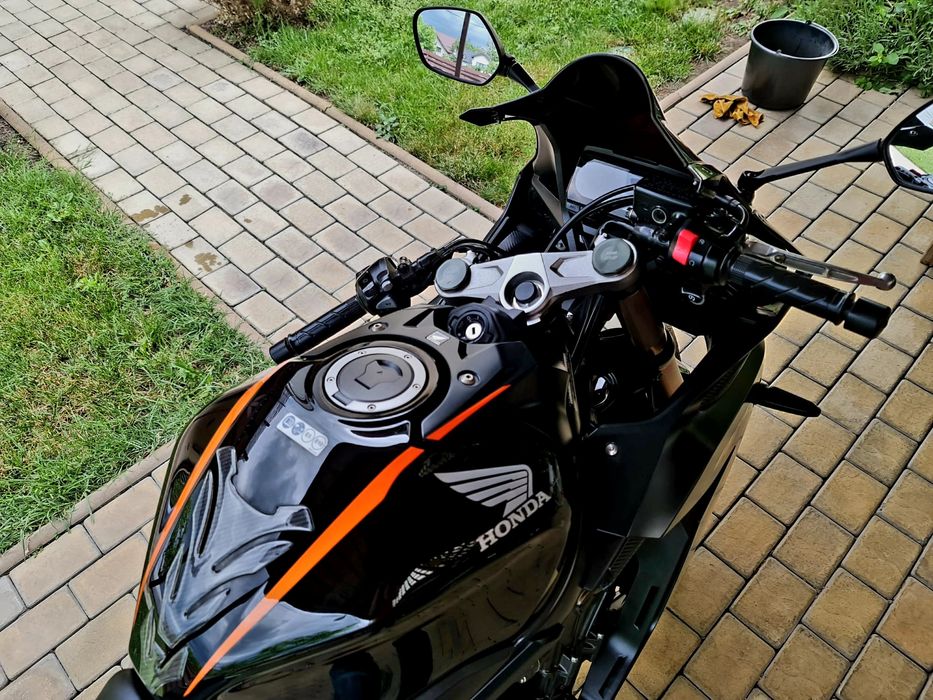 Vand Honda CBR 650R 2023 ca noua  2.600km