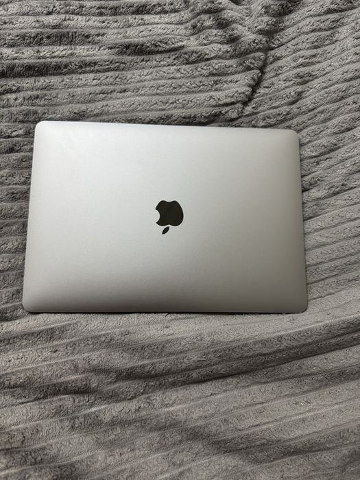 Macbook air m1 2020