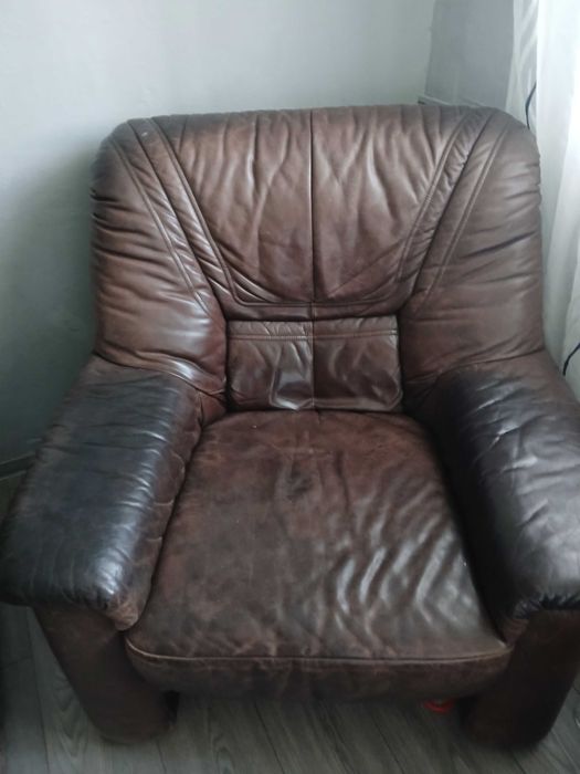 Set Canapea 3 locuri si × fotolii din piele naturala