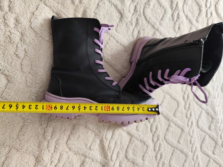 Демисезонные, фирменные ботинки 35 размера