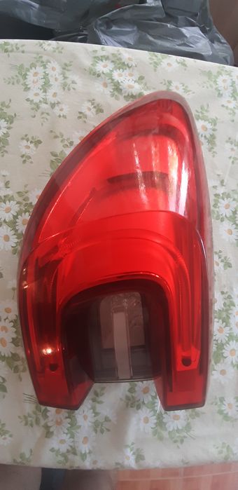 Lampă stânga stop frână  Renault Kadjar cu defect lumină frână