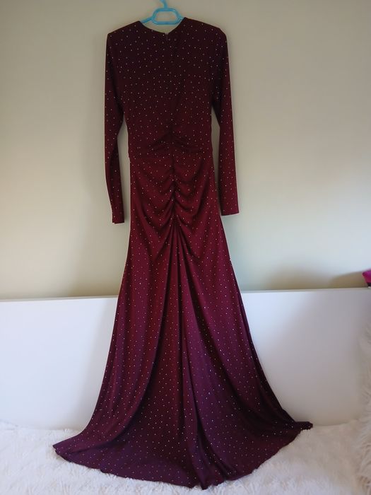 Rochie Nissa ca noua  purtata o singura data.Vreau sa precizez ca eu am 1.65 si tocuri de 7 cm.
