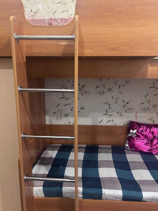 Продам двухъярусную кровать