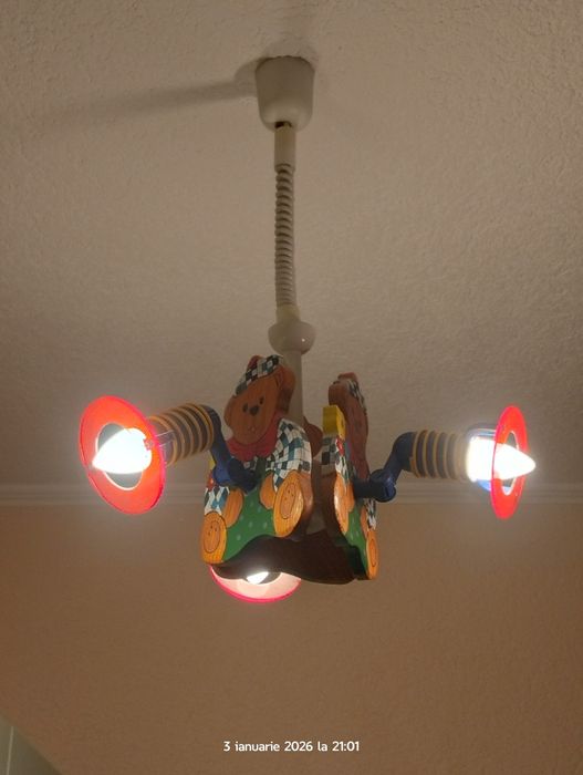 Vând candelabru pentru camera copii