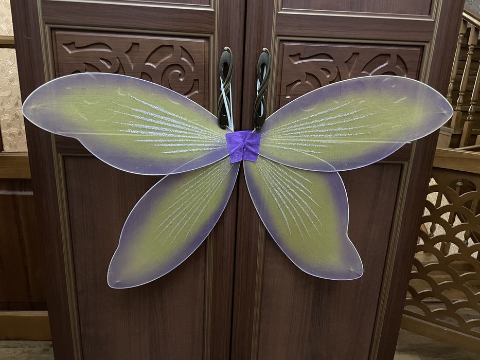 Нарядное платье для девочки на 5-7 лет