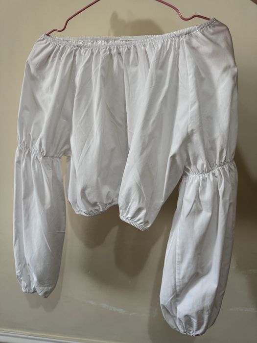 Кофта с открытыми плечами