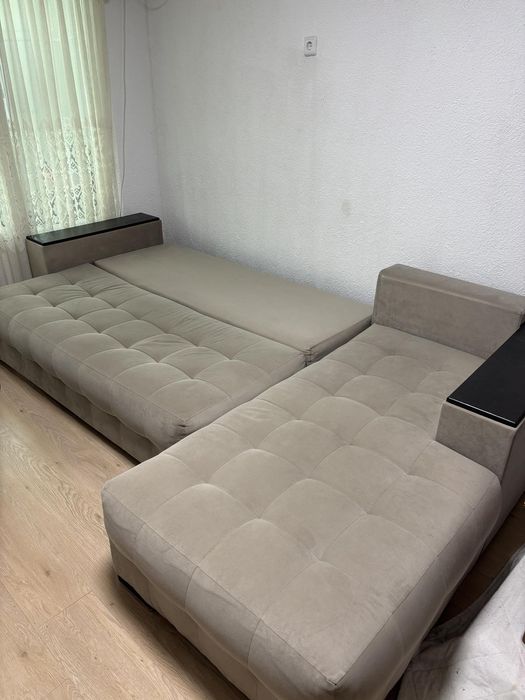 Разтегателен диван с функция сън