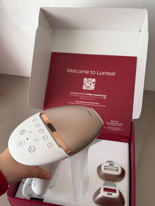 Фотоепилатор Philips Lumea IPL 9900