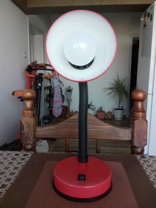 Работна(нощна),чупеща се лампа.