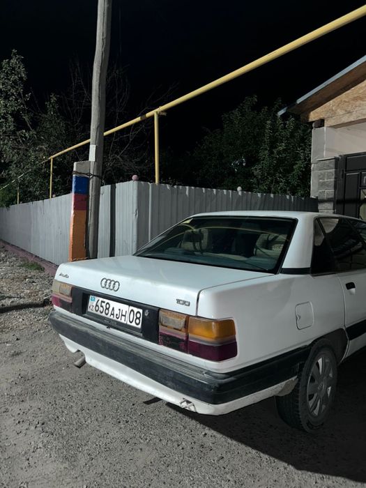 машина- Ауди 100