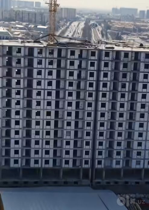 Новостройка 1(2)  без ремонта. Рядом с метро Яшнобад