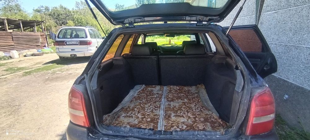 Машина Ауди б. 5