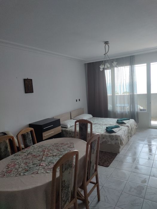 Давам апартамент двустаен под наем шести етаж  с гледка асансьор