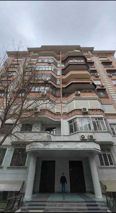 Улица Т.Шевченко . Продам элитный 7 комнатный Пентхаус 400 кв.м .