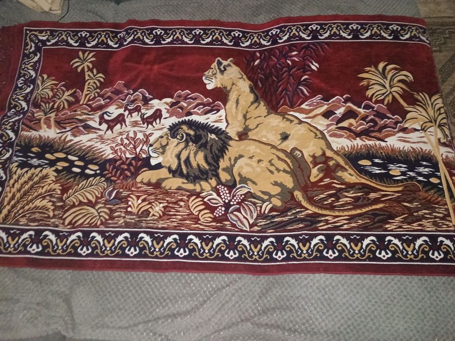 Se vinde aceste 3 carpete