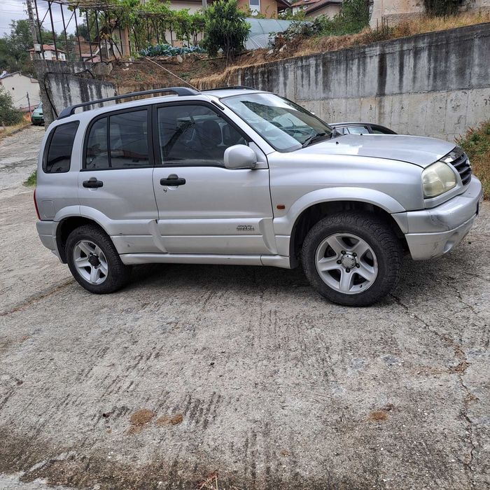 Suzuki grand vitara 128 к.с Бензин