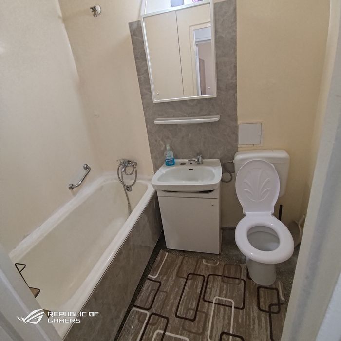 Inchiriez Apartament 3 camere