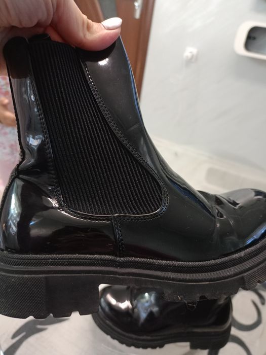 Децки лачени ботуши